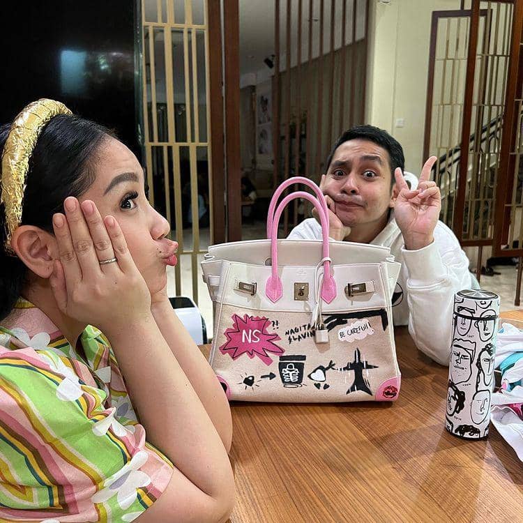 Nagita Slavina pakai bando (instagram.com/raffinagita1717)