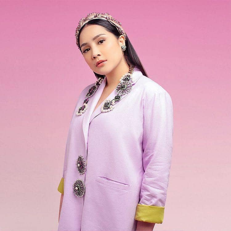 Nagita Slavina pakai bando (instagram.com/aidanandice)