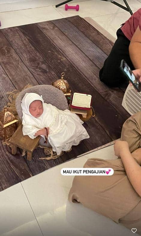 pemotretan newborn baby Moana (Instagram.com/riaricis1795)