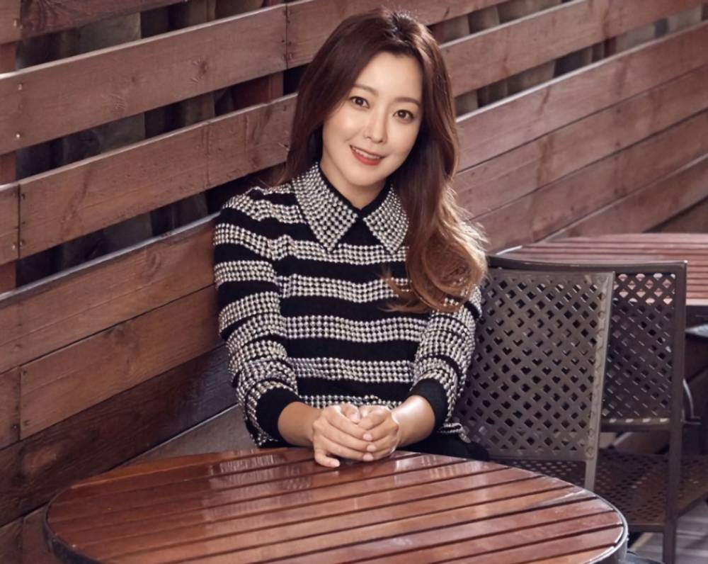 Kim Hee Sun (instagram.com/ent.hinge)