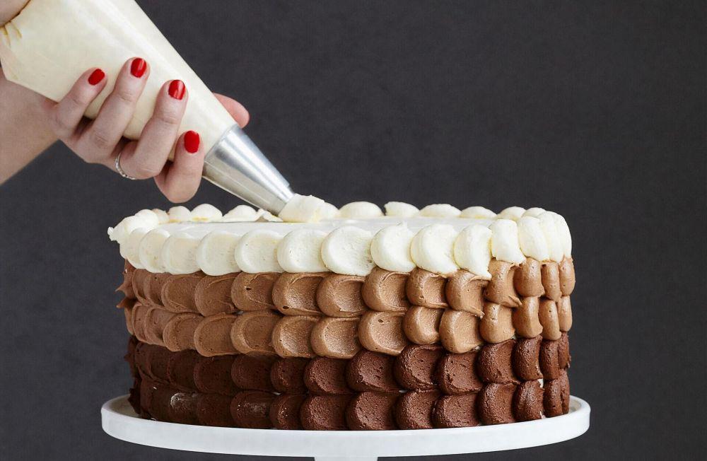 ilustrasi teknik populer dalam buttercream cake (unsplash.com/American Heritage Chocolate)