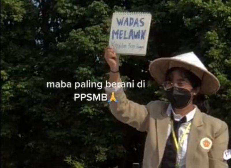 Maba UGM Bentangkan Kertas 'Wadas Melawan' di Depan Ganjar