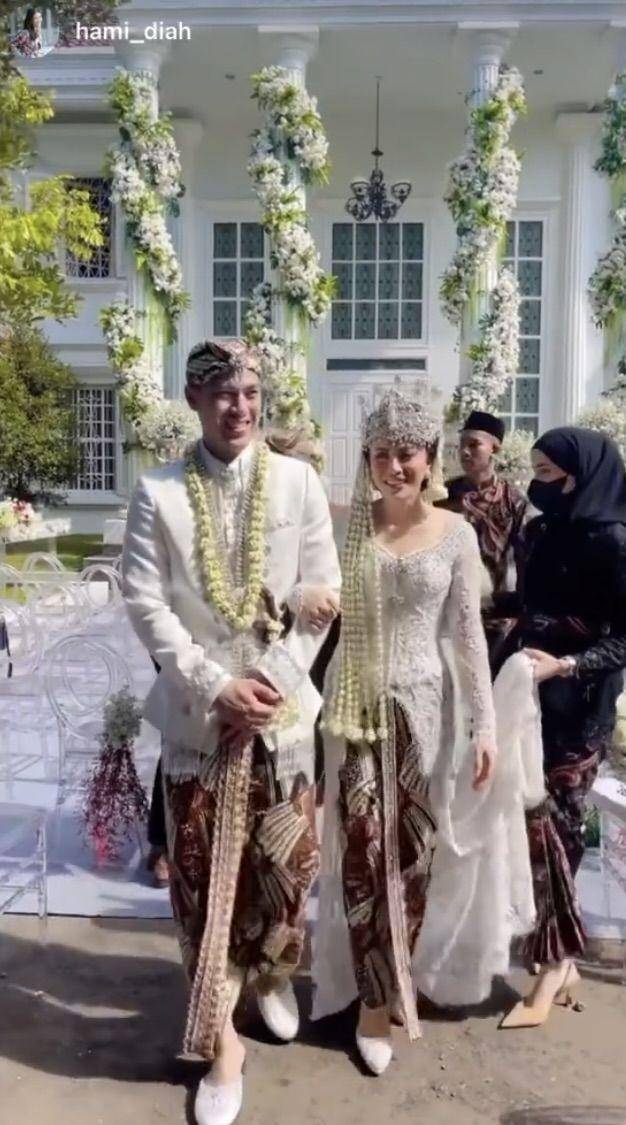 Shesar Hiren Rhustavito dan Mitha Hardiyanti (instagram.com/shesar94)