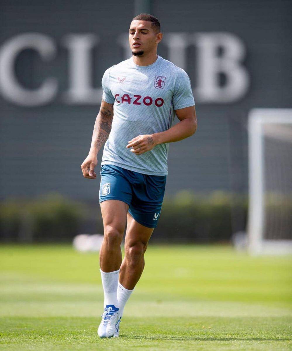 Diego Carlos bersama Aston Villa. (instagram.com/d.carlos03)