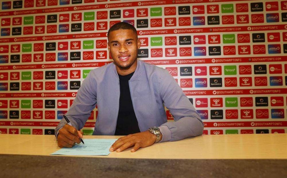 Gavin Bazunu saat diperkenalkan Southampton. (instagram.com/gavin_bazunu)