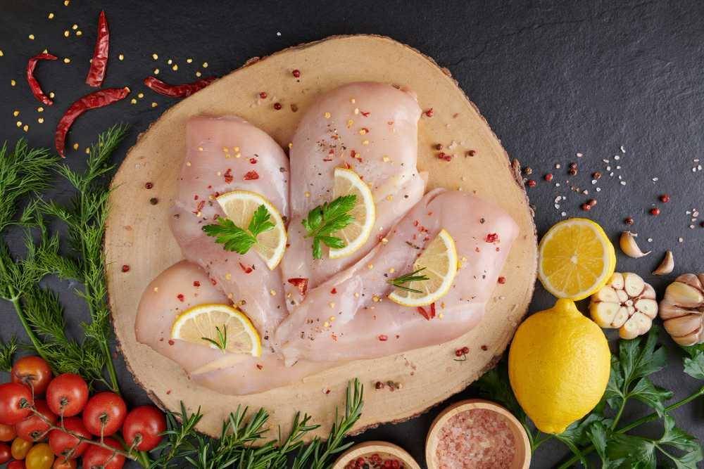 ilustrasi ayam fillet (freepik.com/jcomp)