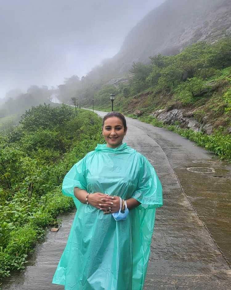 Divya Dutta (instagram.com/divyadutta25)