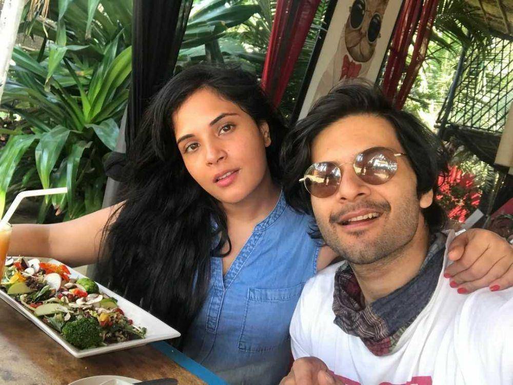 Ali Fazal dan Richa Chadha (instagram.com/alifazal9)