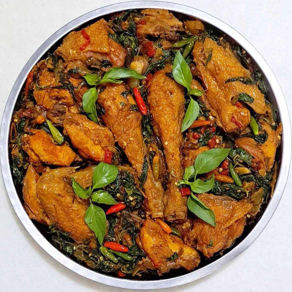 ayam goreng kemangi (instagram.com/timbultorang)