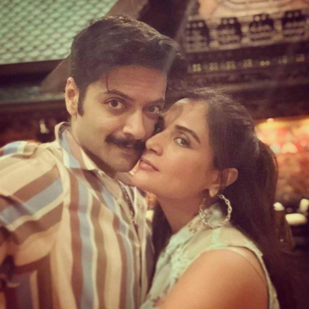 Ali Fazal dan Richa Chadha (instagram.com/alifazal09)