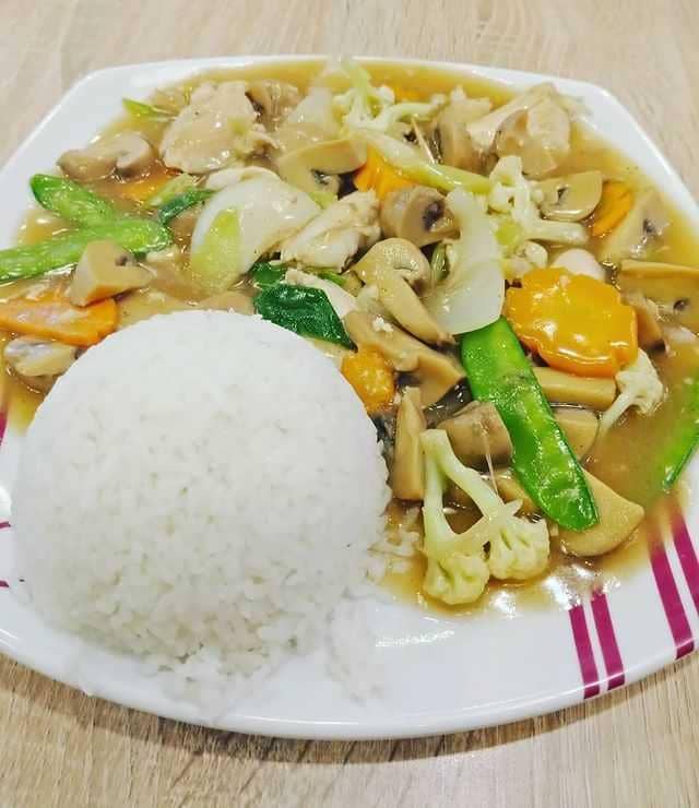 nasi cah ayam jamur (instagram.com/lusia.suzy04)