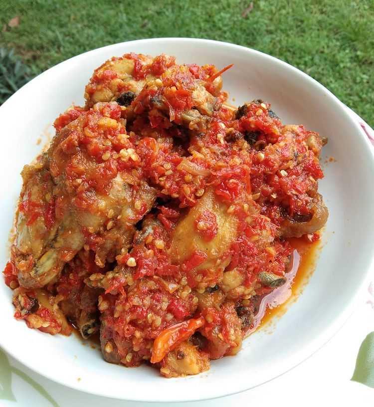 Resep Balado Ayam Tahu, Lauk Makan Siang yang Pedasnya Nampol