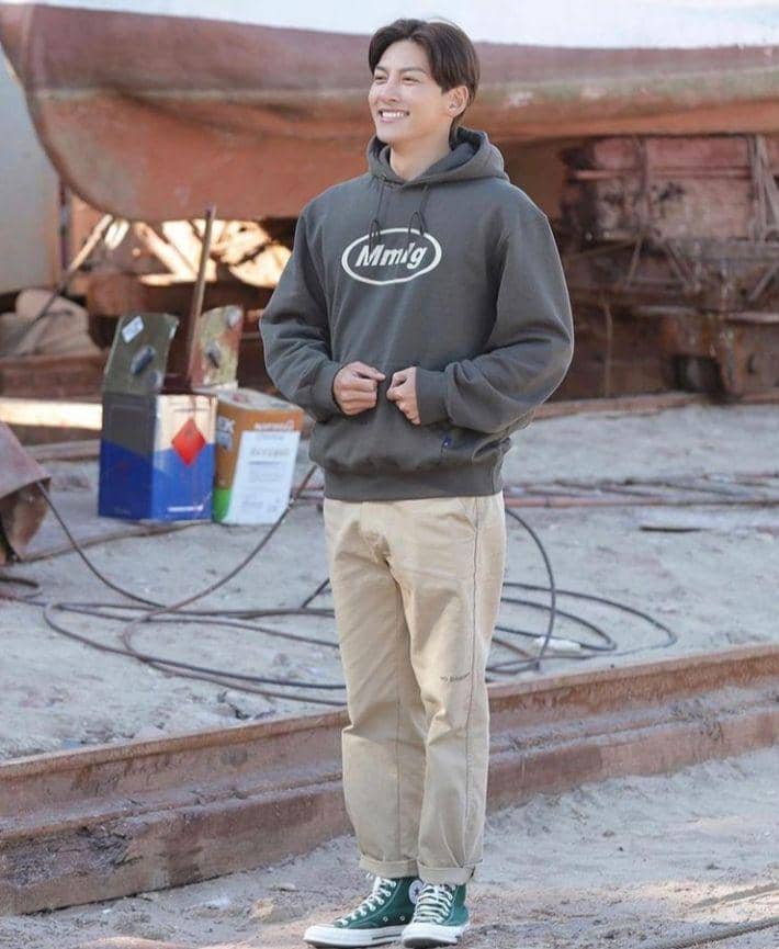 OOTD ala Ji Chang Wook (instagram.com/jichangwookk)
