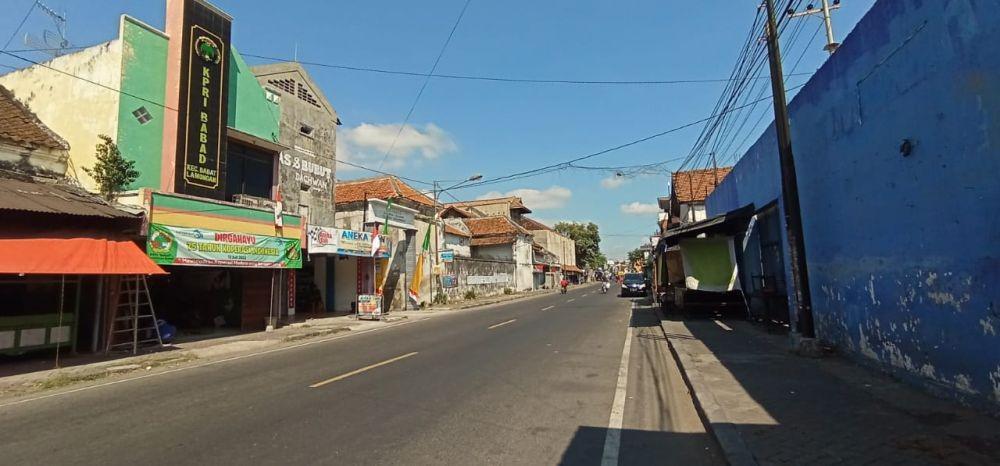 Sejumlah bangunan tua masih terlihat di sudut-sudut Kecamatan Babat, Kabupaten Lamongan. IDN Times/Imron