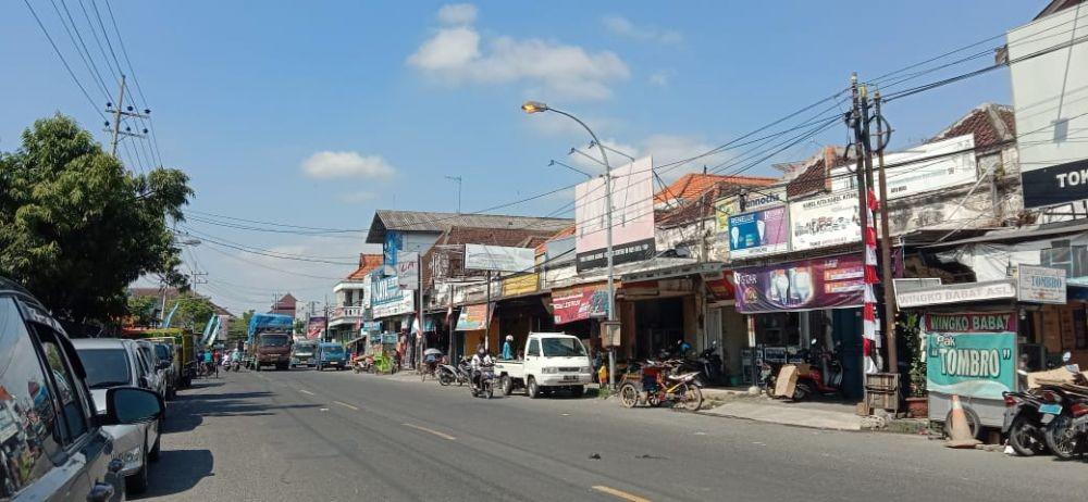 Sejumlah bangunan tua masih terlihat di sudut-sudut Kecamatan Babat, Kabupaten Lamongan. IDN Times/Imron