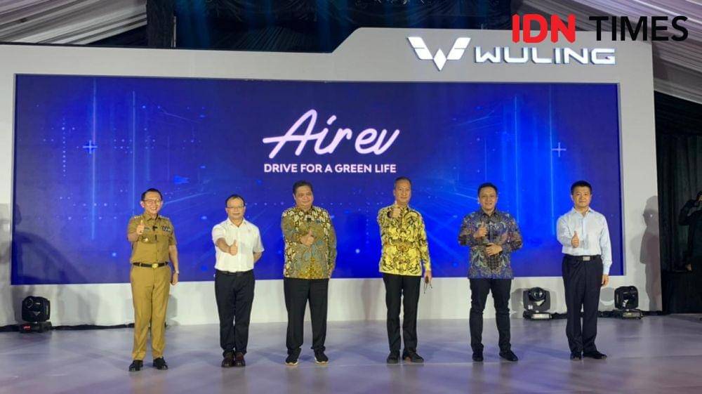 Seremonial peluncuran produksi perdana Wuling Air ev (IDN Times/Fadhliansyah)