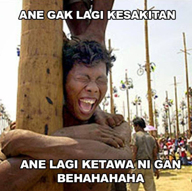 ekspresi kocak panjat pinang (instagram.com/mrci.id)