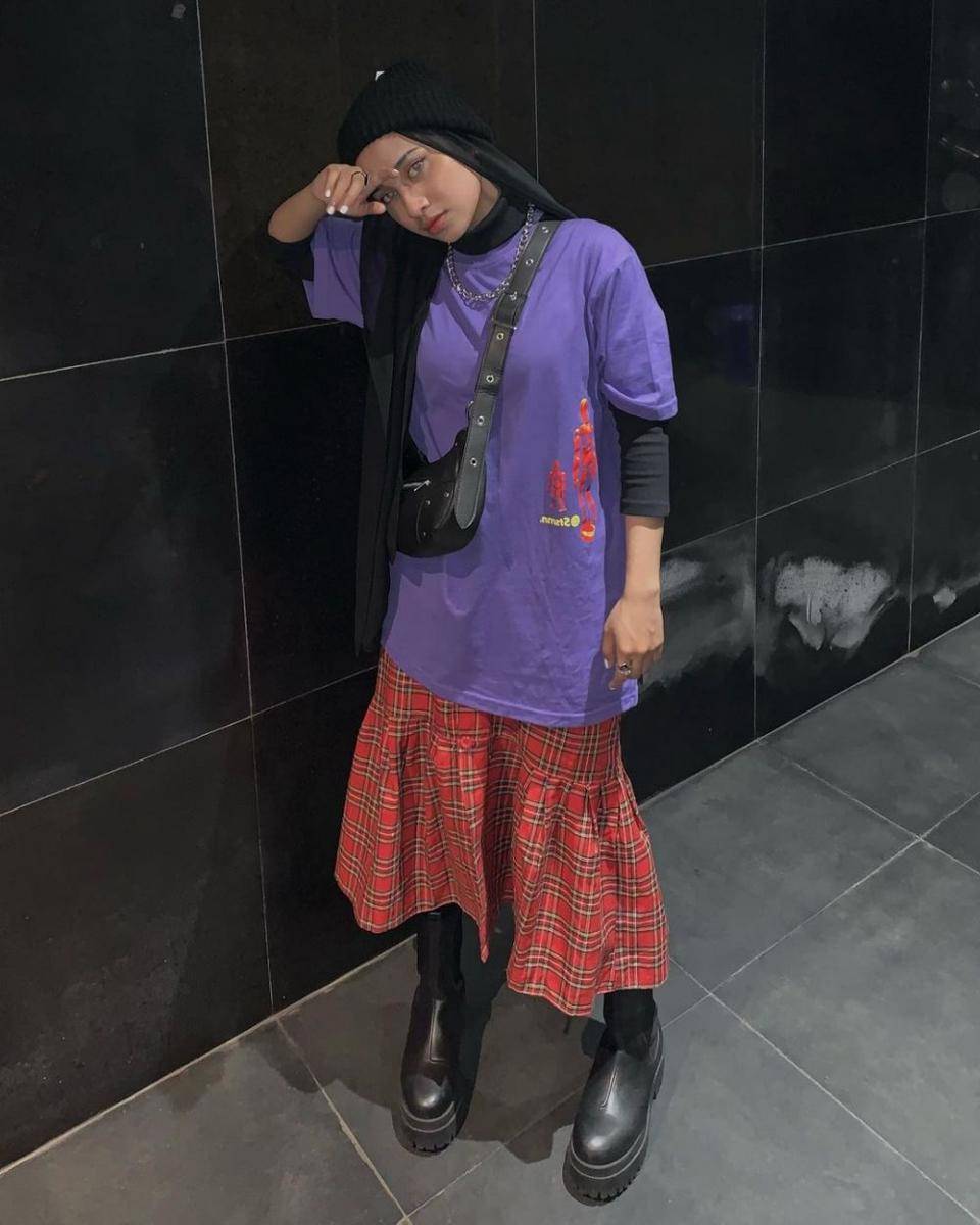 Ide style t-shirt oversize ala Ayandira (instagram.com/ay.andr_)