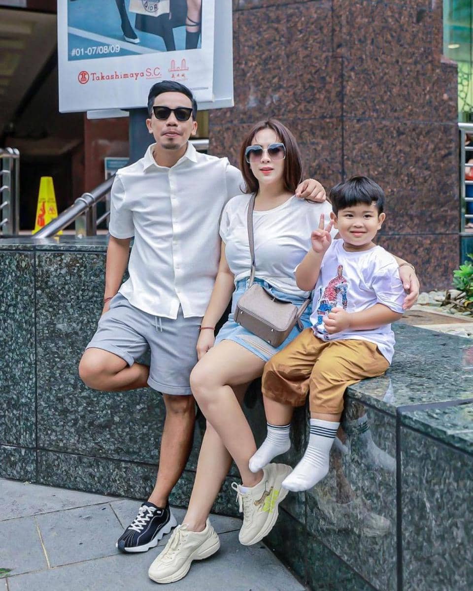 Maharani Kemala dan keluarga (instagram.com/maharanikemala)