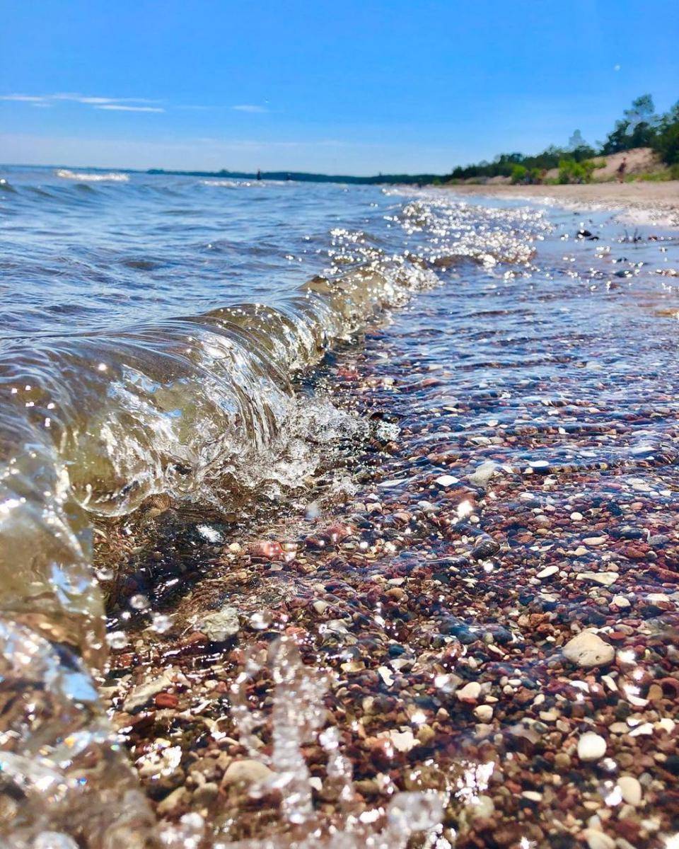 Mandjala Beach (instagram.com/marissaar0)