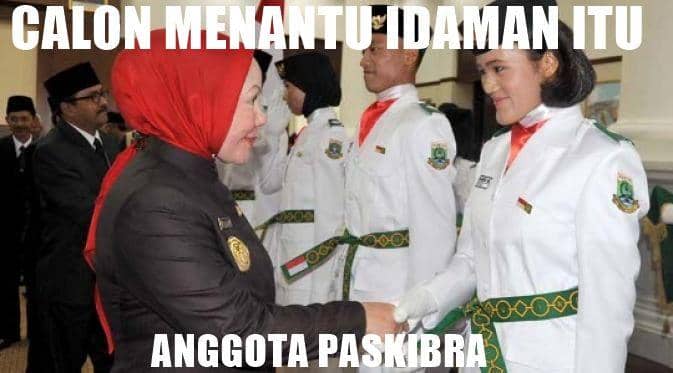 meme tentang anak paskibra (instagram.com/meme_paskirba)