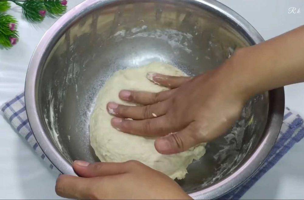 ilustrasi membuat adonan (youtube.com/Ryanares kitchen)