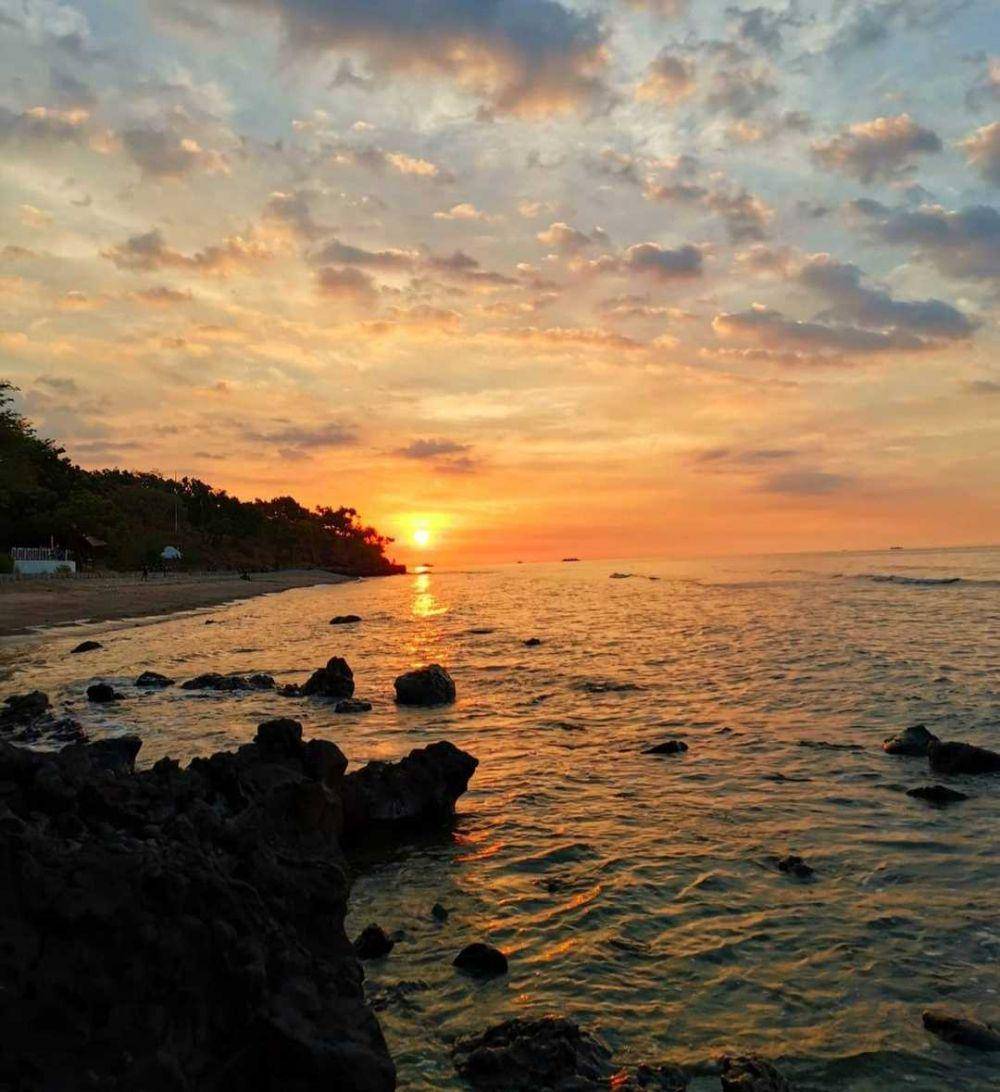 Pantai Tampora (instagram.com/tiwi_fieya)