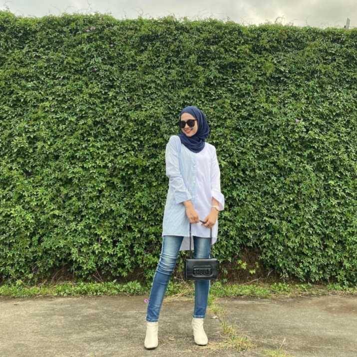 OOTD atasan putih dan hijab (instagram.com/wulan_gustya)