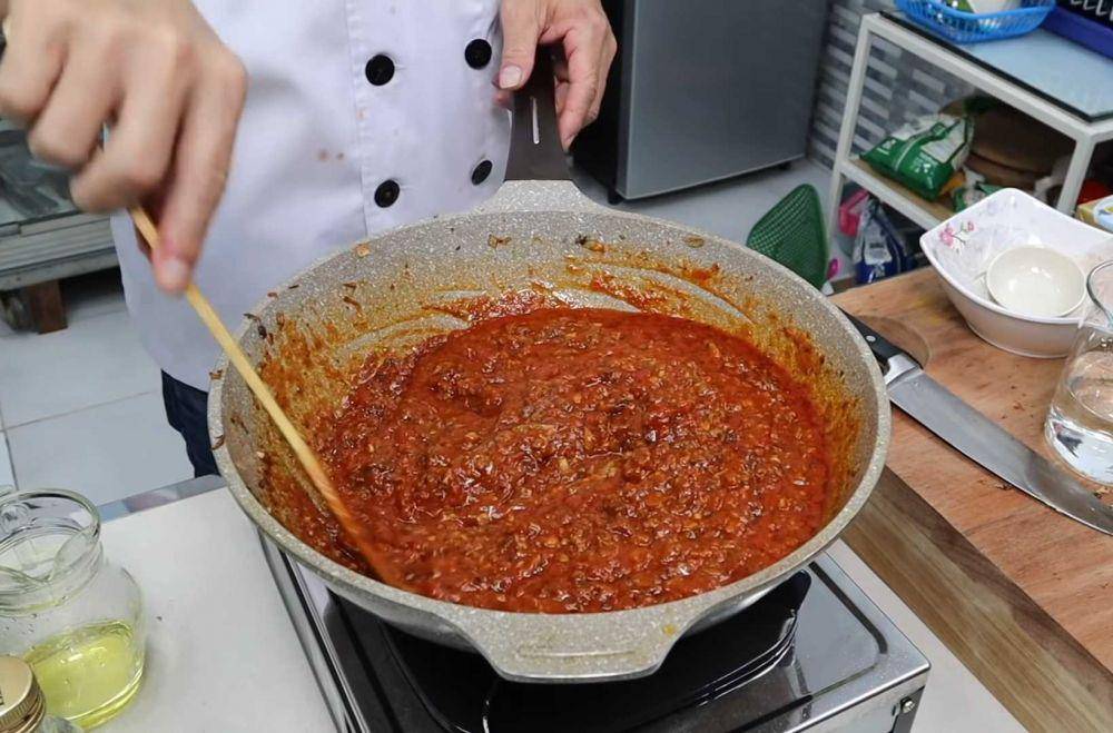 ilustrasi membuat saus bolognese (youtube.com/Eddy Siswanto)