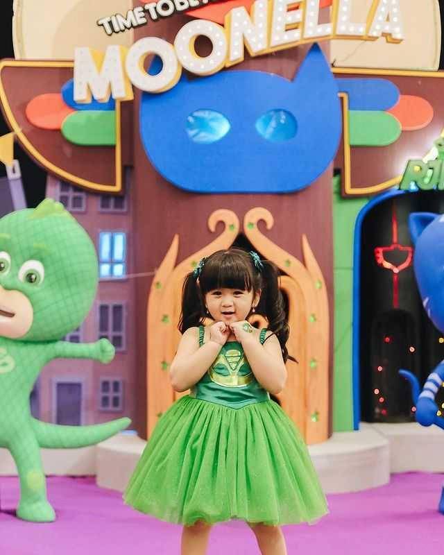Momen ultah Moonella (instagram.com/babymoonella)