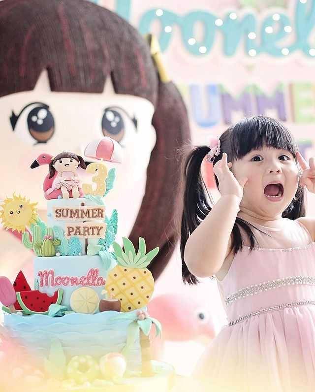 Momen ultah Moonella (instagram.com/babymoonella)