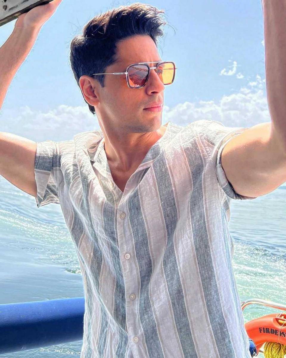 Sidharth Malhotra (instagram.com/sidmalhotra)