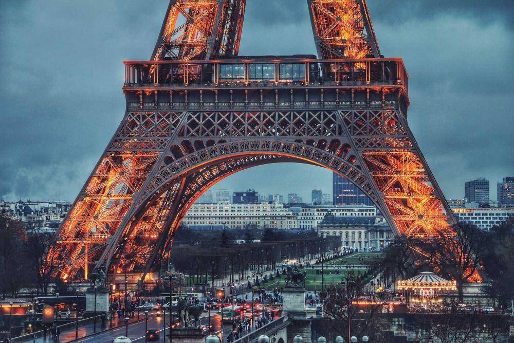 Menara Eiffel (unsplash.com/soroushkarimi)