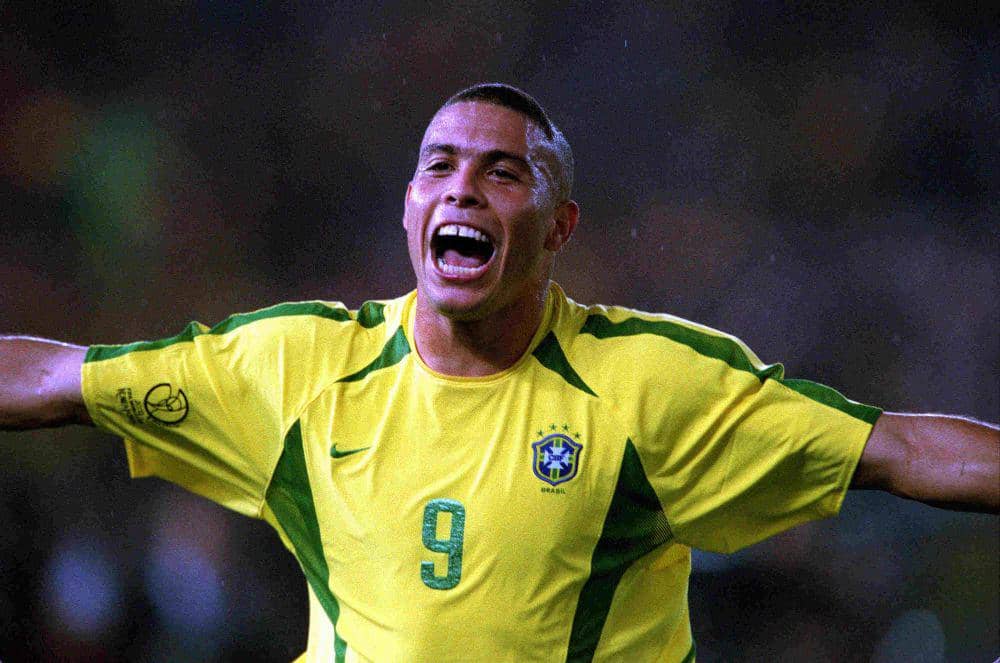 potret Ronaldo Luis Nazario (twitter.com/FIFAcom)