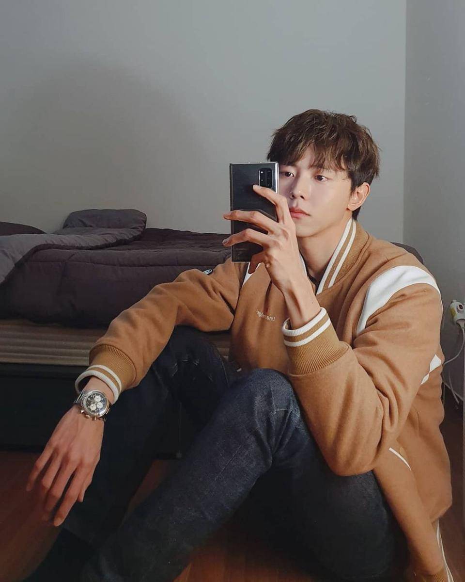 ide OOTD dengan jaket ala Joo Woo Jae (instagram.com/ophen28)