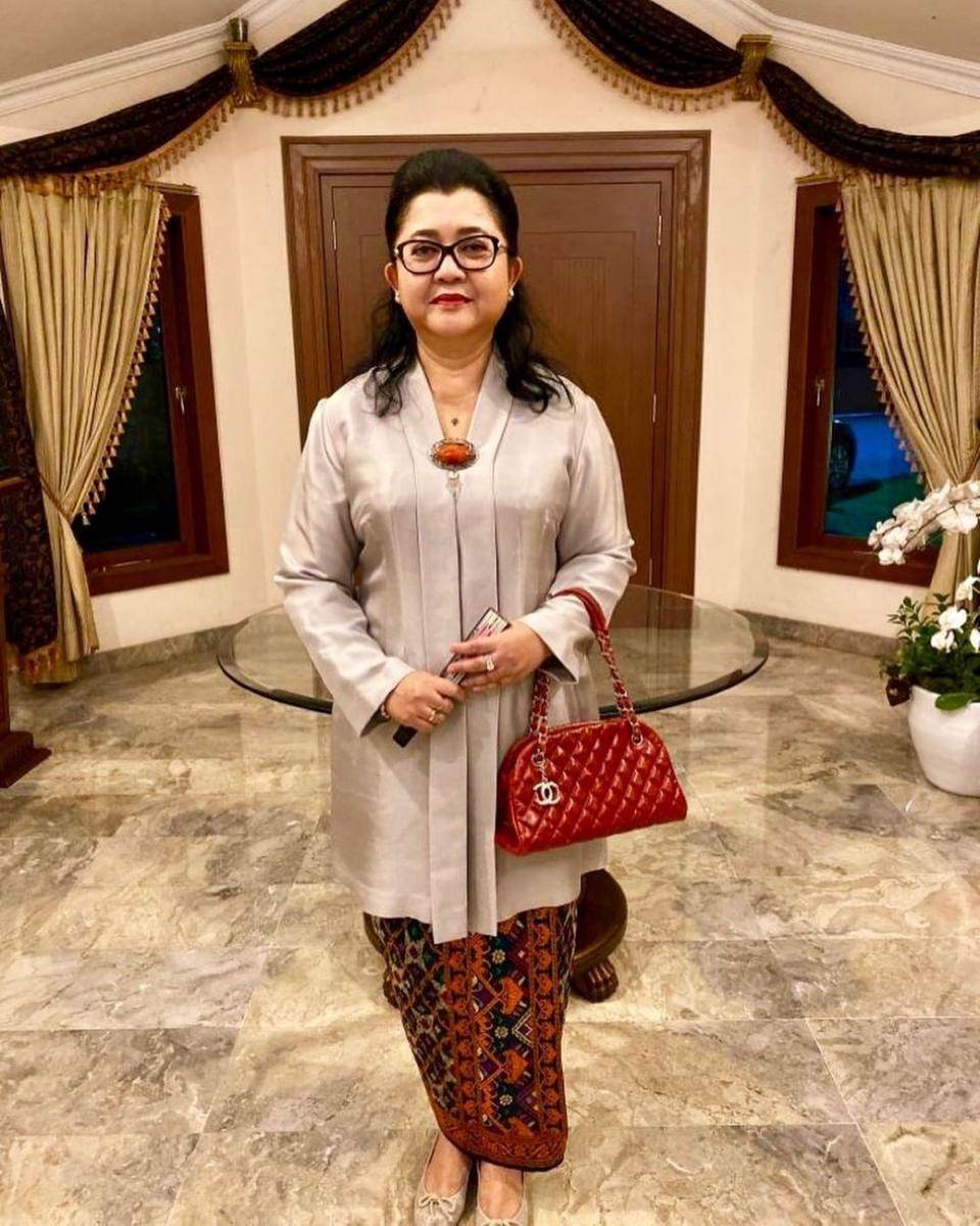Kebaya Istri Pramono Anung (instagram.com/pramonoanungw)