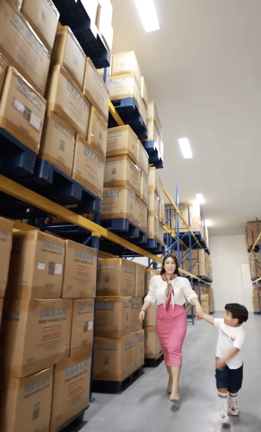 Maharani Kemala dan keluarga (instagram.com/maharanikemala)