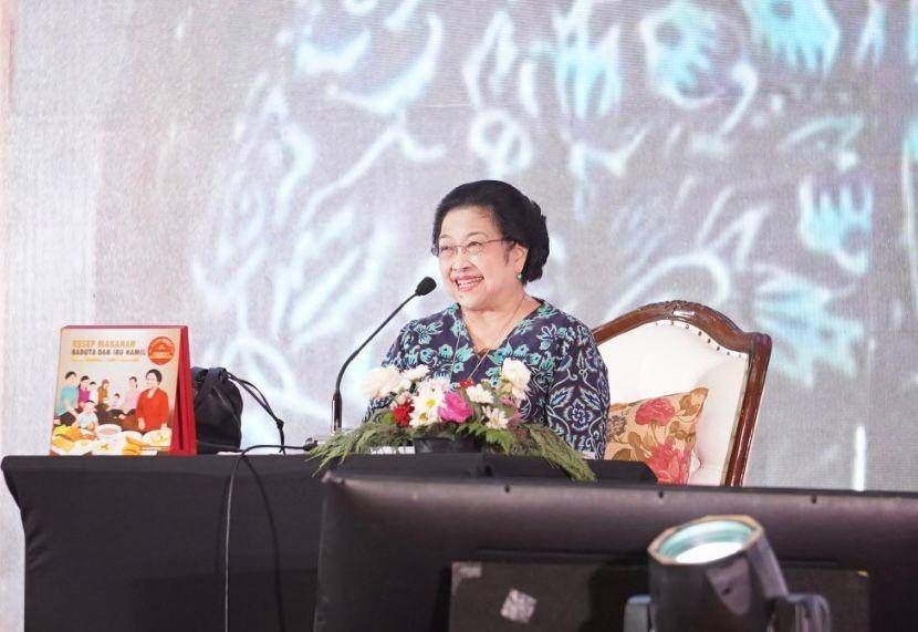 Megawati Soekarnoputri membuat buku resep berjudul "Resep Makanan Baduta dan Ibu Hamil untuk Generasi Emas Indonesia". (dok. IDN Times/Istimewa)