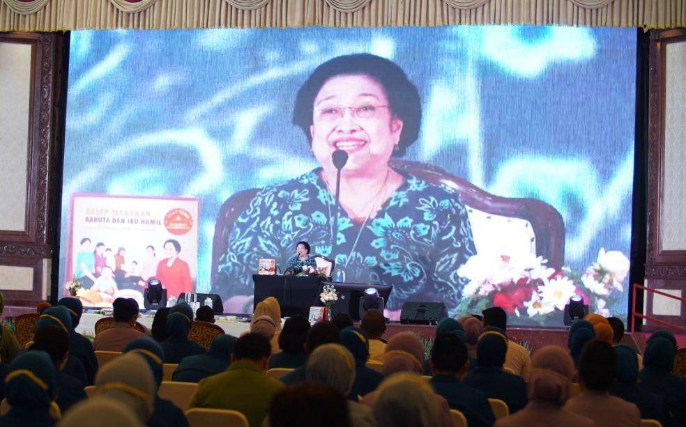 Megawati Soekarnoputri membuat buku resep berjudul "Resep Makanan Baduta dan Ibu Hamil untuk Generasi Emas Indonesia". (dok. IDN Times/Istimewa)
