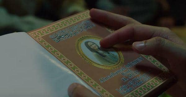 Mumun di cover buku Yasin ( Dok. Dee Company / Mumun )