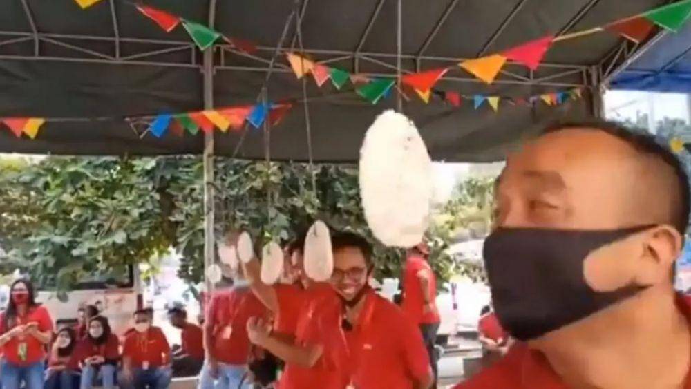 bapak-bapak ikut lomba 17 Agustus (twitter.com/recehtapisayng)