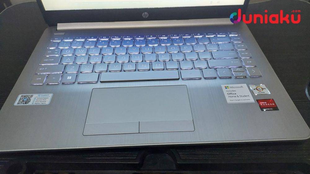 HP 14s-dk1524AU dengan AMD Athlon Silver 3050u. duniaku.com/Adhitya Daniel