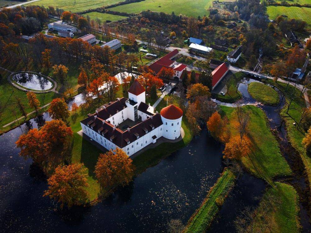 Koluvere Castle (instagram.com/volodya_ware)