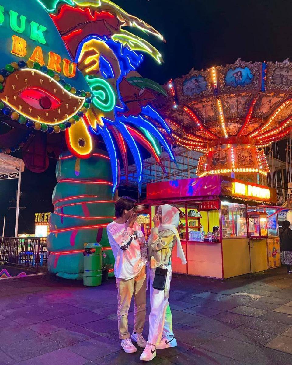 Batu Night Spectacular (instagram.com/batunightspectacular)