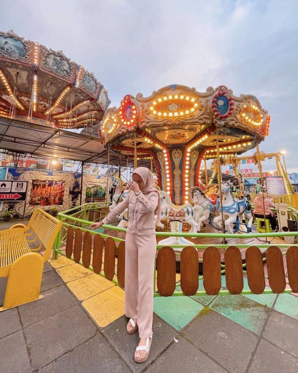 Batu Night Spectacular (instagram.com/batunightspectacular)