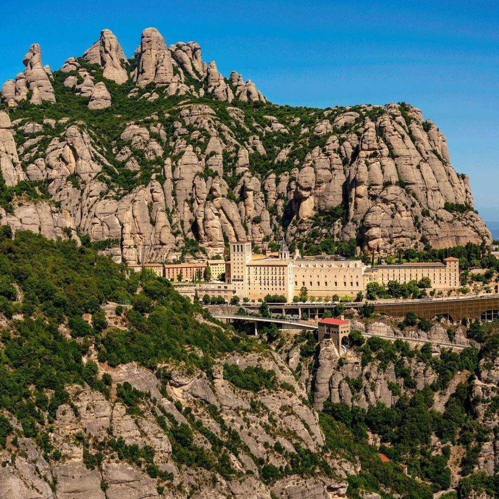 Montserrat (instagram.com/catalunya.magrada)
