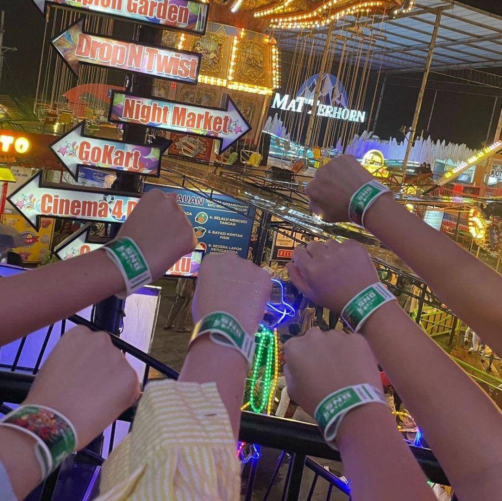 Batu Night Spectacular (instagram.com/batunightspectacular)