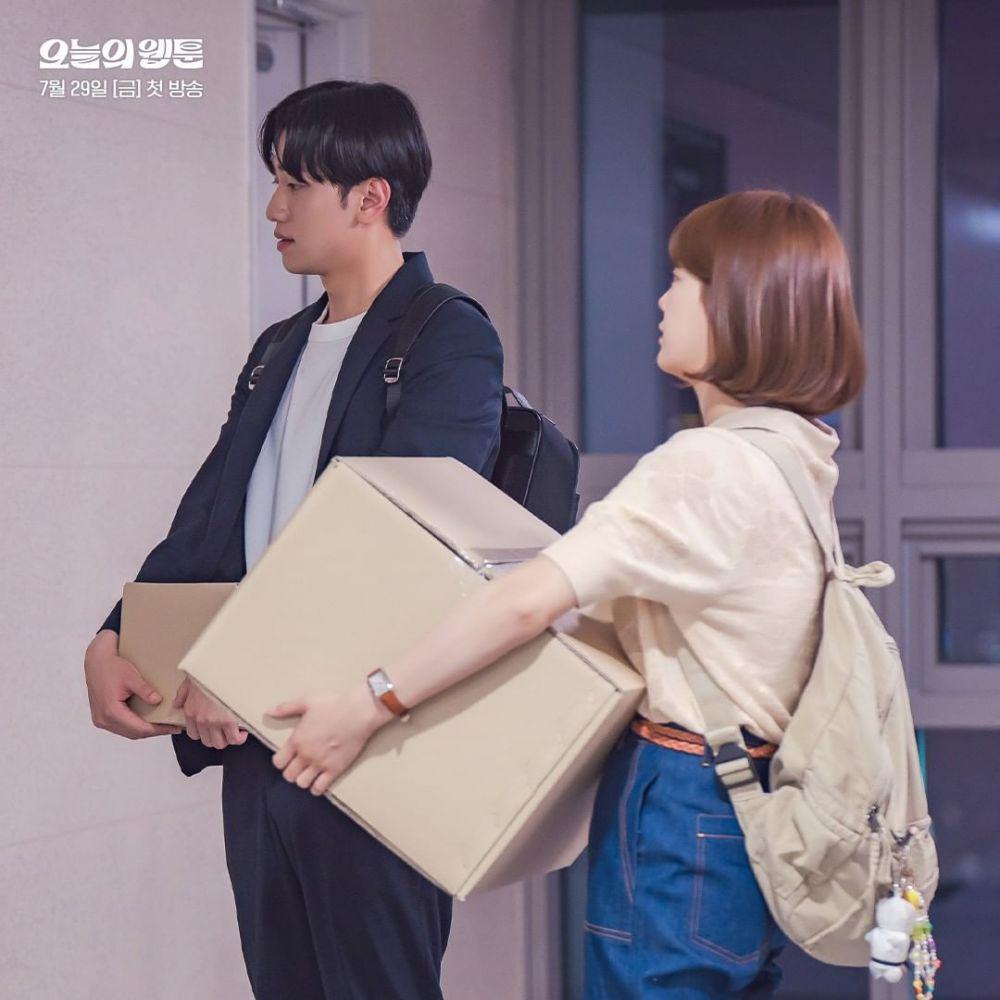 Kim Se Jeong (On Ma Eum) dan Nam Yoon Soo (Goo Jun Yeong) di Kdrama Today's Webtoon (instagram.com/sbsdrama.official)