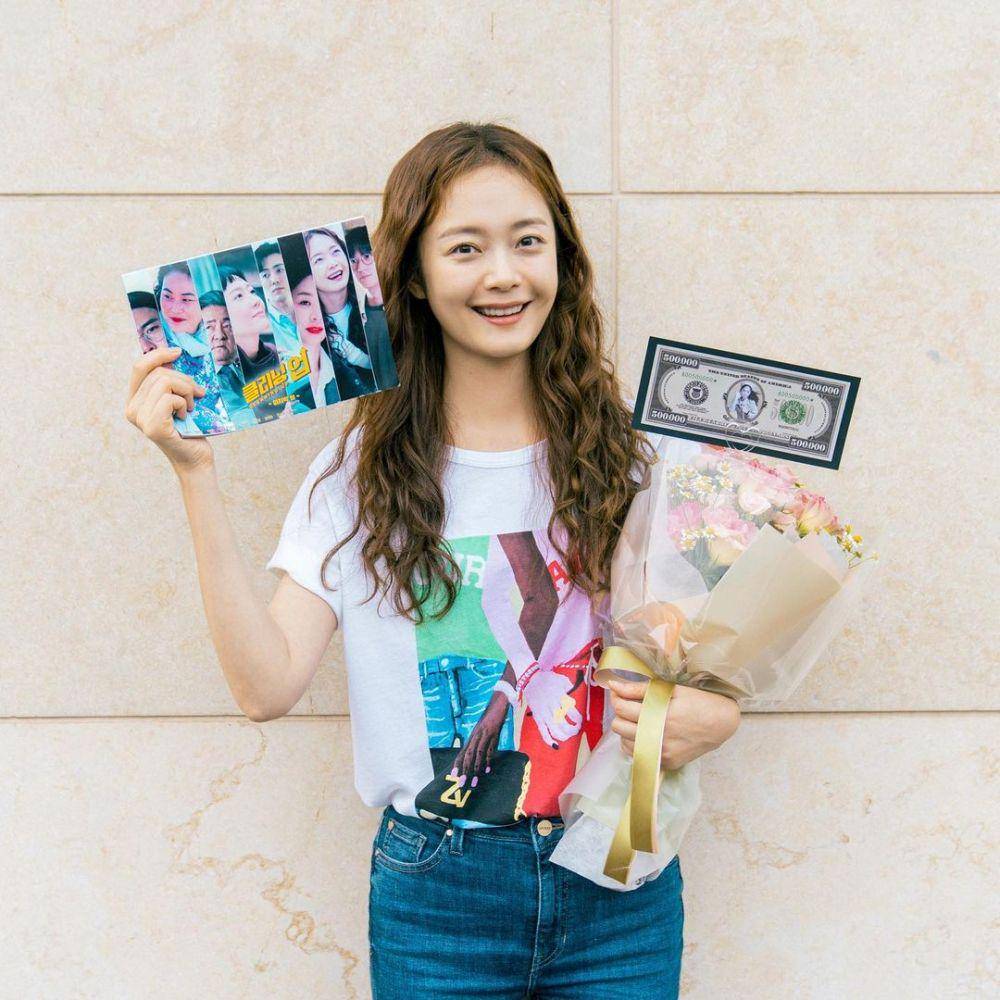 Jeon So Min (instagram.com/kkbyss)