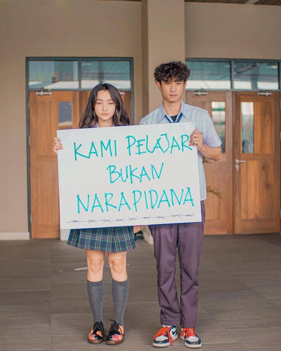 Potret para cast saat syuting series 'Bad Boys vs Crazy Girls'. (instagram.com/asriaci13)